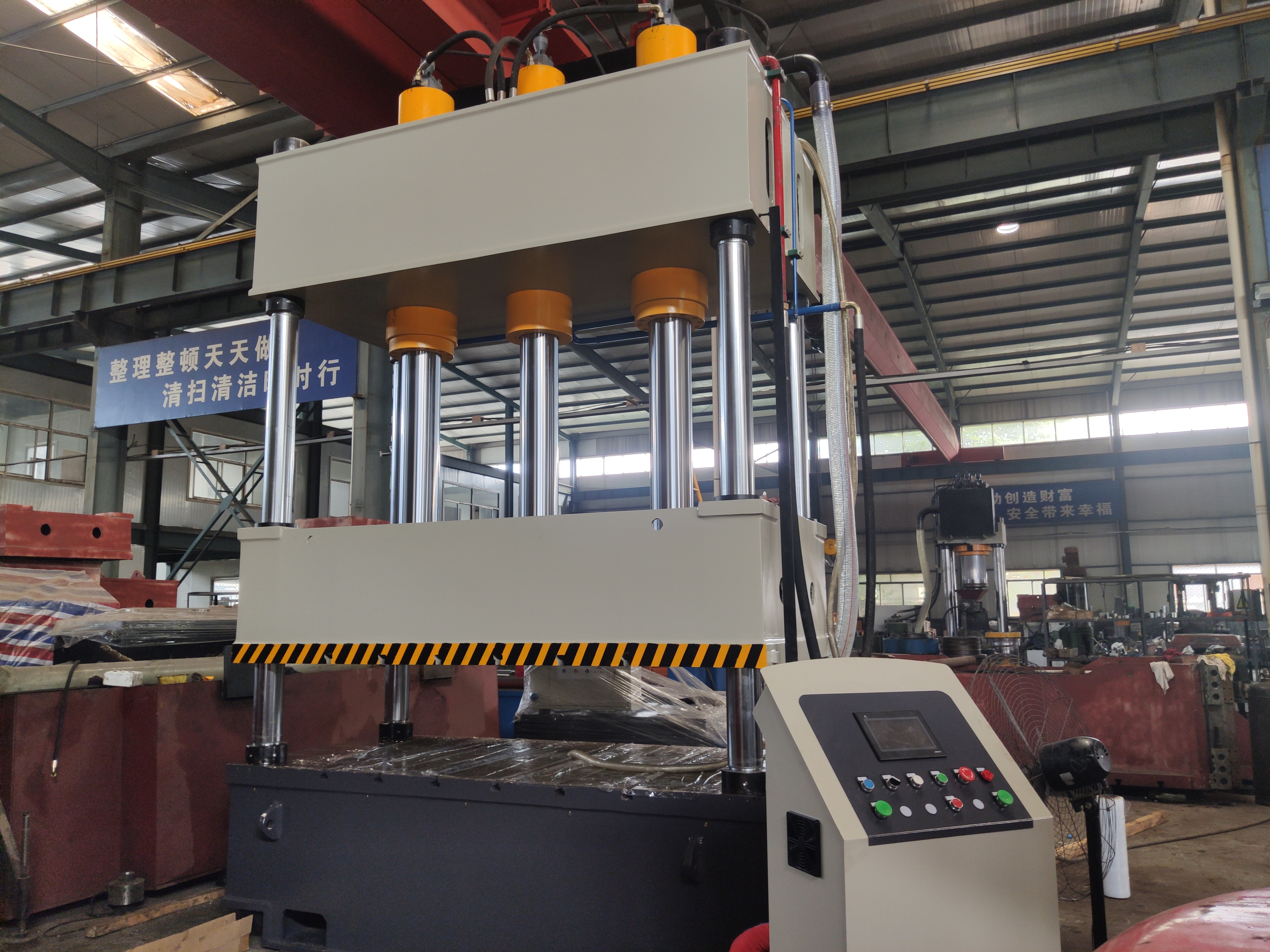 <a href=http://www.tianzhihe.com.cn/news_article?news_id=156>天津液壓設(shè)備</a>